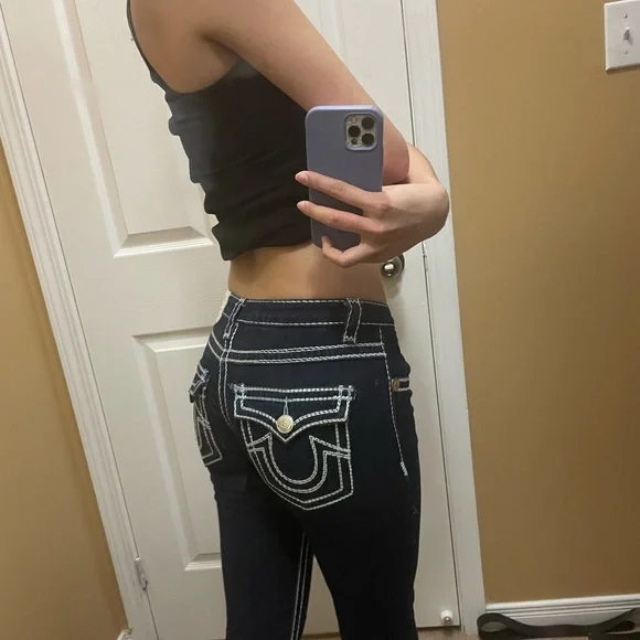 True Religion 🫶🏼 - Picture 2 of 3